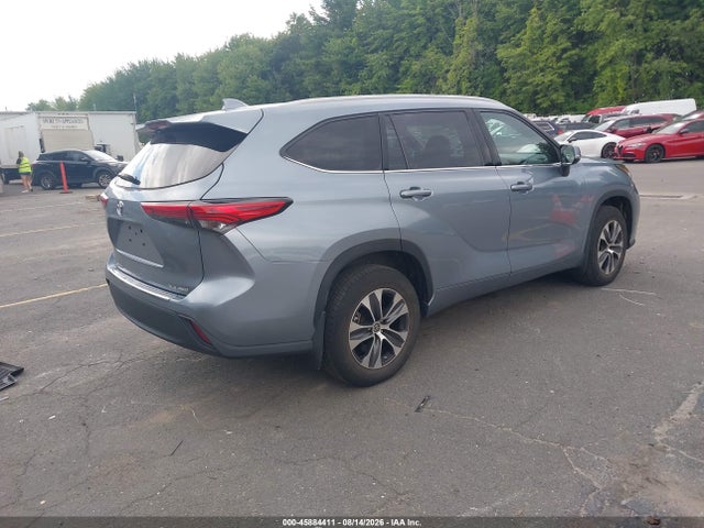 Продажа на аукционе авто 2022 Toyota Highlander Xle, vin: 5TDGZRBH9NS244018, номер лота: 45884411