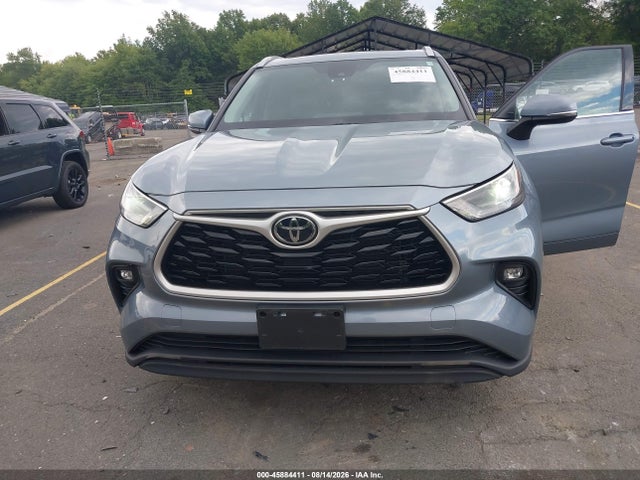 Продажа на аукционе авто 2022 Toyota Highlander Xle, vin: 5TDGZRBH9NS244018, номер лота: 45884411