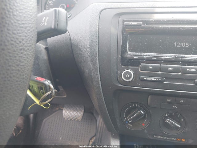 45884433 :رقم المزاد ، 3VW2K7AJ2DM232747 vin ، 2013 Volkswagen Jetta 2.0l S مزاد بيع