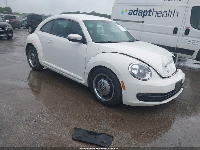 45884487 :رقم المزاد ، 3VWJP7AT0CM641150 vin ، 2012 Volkswagen Beetle 2.5l مزاد بيع