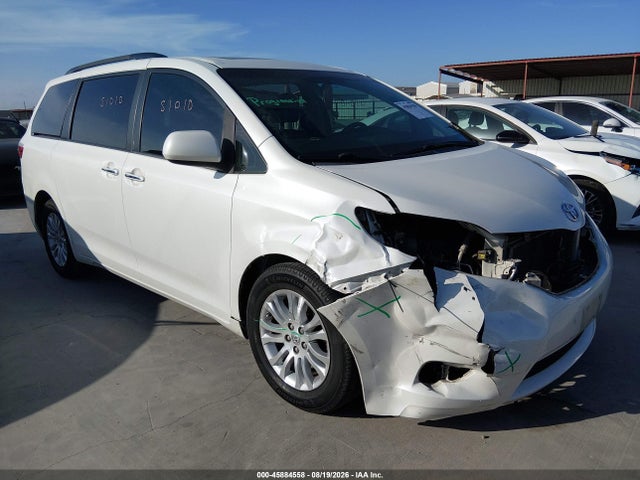 45884558 :رقم المزاد ، 5TDYZ3DC1HS888751 vin ، 2017 Toyota Sienna Xle 8 Passenger مزاد بيع