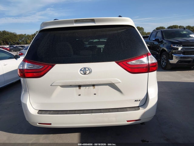 45884558 :رقم المزاد ، 5TDYZ3DC1HS888751 vin ، 2017 Toyota Sienna Xle 8 Passenger مزاد بيع