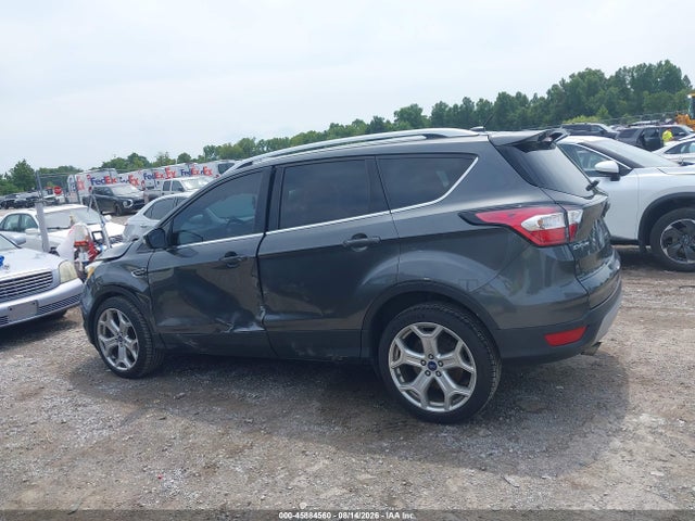 45884560 :رقم المزاد ، 1FMCU0J92HUB76854 vin ، 2017 Ford Escape Titanium مزاد بيع