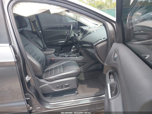45884560 :رقم المزاد ، 1FMCU0J92HUB76854 vin ، 2017 Ford Escape Titanium مزاد بيع