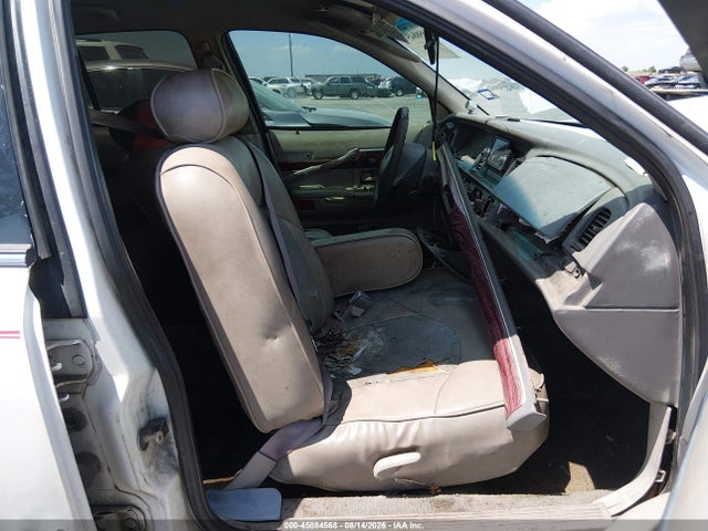 Продажа на аукционе авто 2000 Mercury Grand Marquis Gs, vin: 2MEFM74W2YX630653, номер лота: 45884568