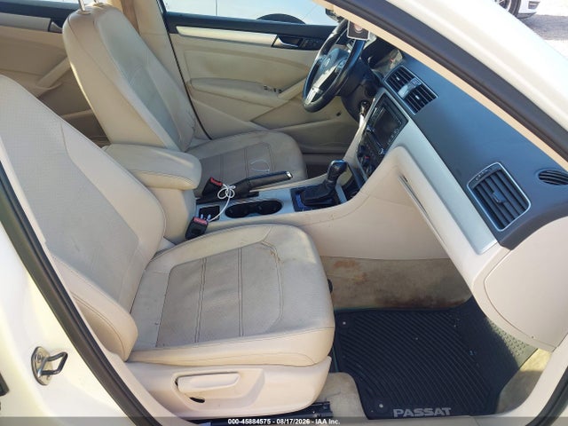 45884575 :رقم المزاد ، 1VWBN7A38DC083321 vin ، 2013 Volkswagen Passat 2.0l Tdi Se مزاد بيع