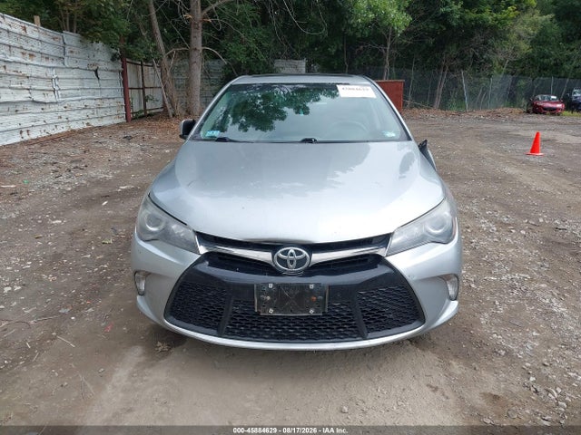 45884629 :رقم المزاد ، 4T1BF1FK3HU730443 vin ، 2017 Toyota Camry Se مزاد بيع