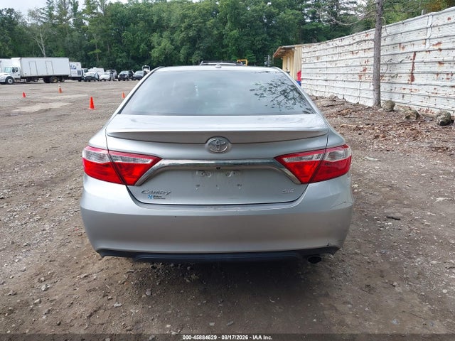 45884629 :رقم المزاد ، 4T1BF1FK3HU730443 vin ، 2017 Toyota Camry Se مزاد بيع