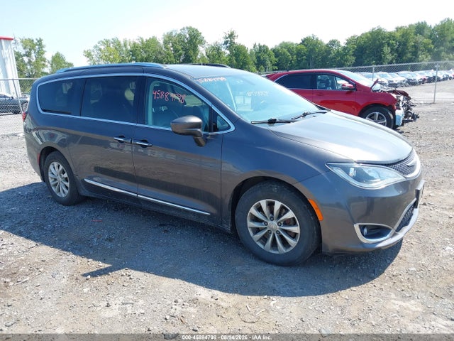 45884798 :رقم المزاد ، 2C4RC1BGXJR193148 vin ، 2018 Chrysler Pacifica Touring L مزاد بيع