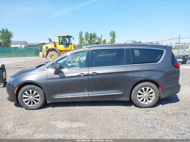 Продажа на аукционе авто 2018 Chrysler Pacifica Touring L, vin: 2C4RC1BGXJR193148, номер лота: 45884798