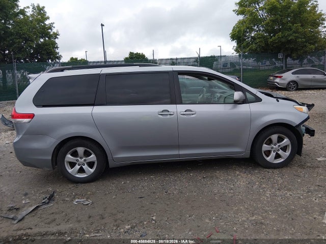 Продаж на аукціоні авто 2011 Toyota Sienna Le V6, vin: 5TDKK3DC4BS066723, номер лоту: 45884825