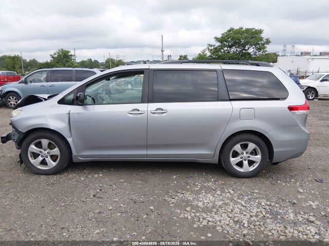 Продаж на аукціоні авто 2011 Toyota Sienna Le V6, vin: 5TDKK3DC4BS066723, номер лоту: 45884825