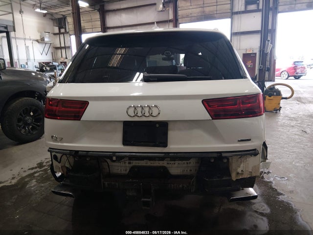 Audi Q7 2.0t Premium 2018 WA1AHAF76JD013900 Image 17