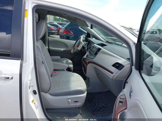 2014 Toyota Sienna Limited V6 7 Passenger მანქანა იყიდება აუქციონზე, vin: 5TDYK3DC4ES425115, აუქციონის ნომერი: 45885047