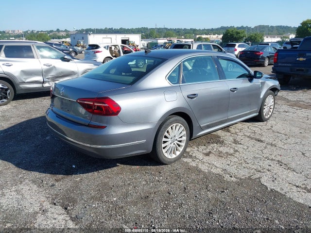 1VWBT7A30HC052852 Volkswagen Passat 1.8t Se
