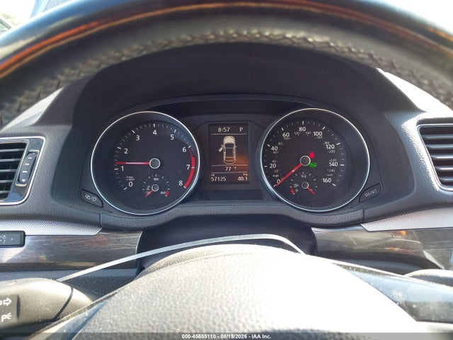 1VWBT7A30HC052852 Volkswagen Passat 1.8t Se