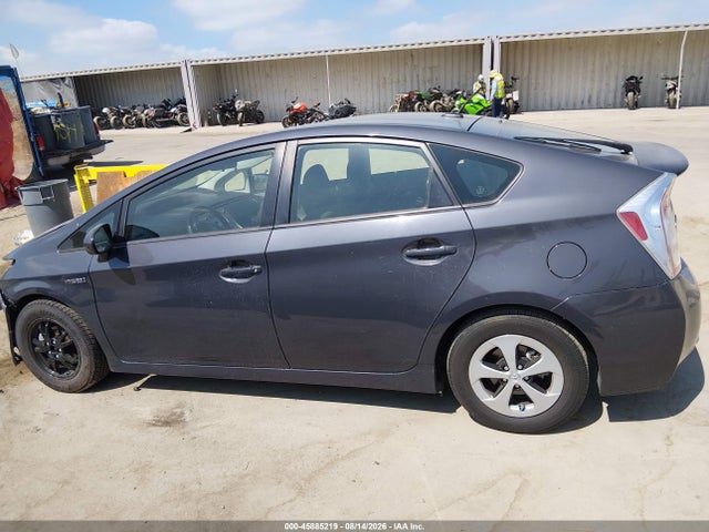 Продажа на аукционе авто 2013 Toyota Prius Three, vin: JTDKN3DU2D5644925, номер лота: 45885219