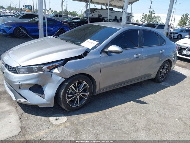 KIA Forte Lxs 2023 3KPF24AD8PE540212 Image 2