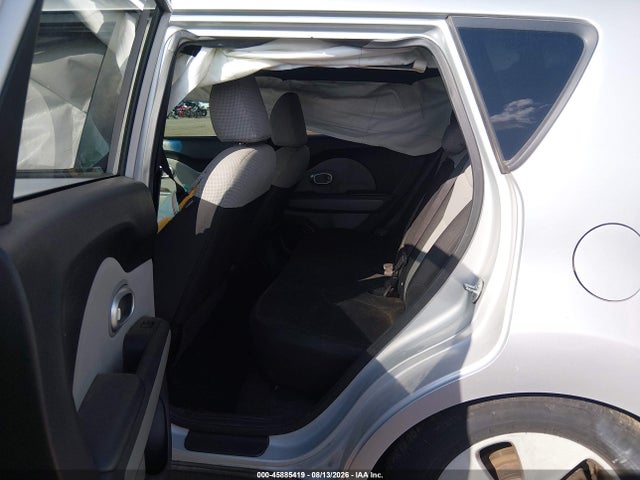 KIA Soul 2014 KNDJN2A28E7714040 Image 8