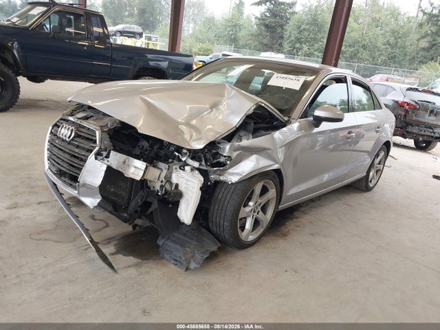 Audi A3 40 Premium/40 Titanium Premium 2019 WAUAUGFF3KA097993 Image 2