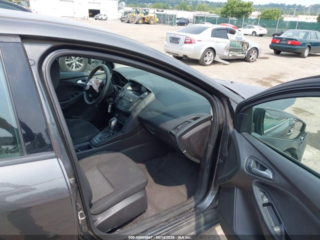 Ford FOCUS SE 2018 1FADP3F22JL250210 Image 5