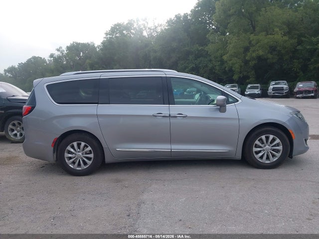 45885716 :رقم المزاد ، 2C4RC1BGXJR217190 vin ، 2018 Chrysler Pacifica Touring L مزاد بيع