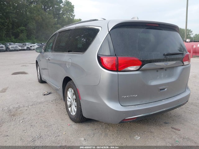 45885716 :رقم المزاد ، 2C4RC1BGXJR217190 vin ، 2018 Chrysler Pacifica Touring L مزاد بيع