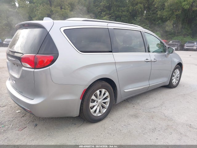 45885716 :رقم المزاد ، 2C4RC1BGXJR217190 vin ، 2018 Chrysler Pacifica Touring L مزاد بيع