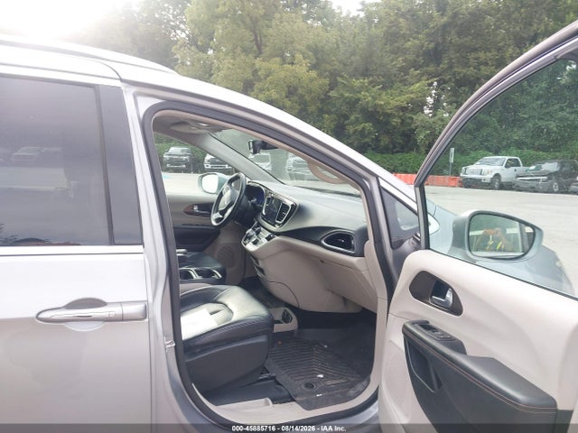 45885716 :رقم المزاد ، 2C4RC1BGXJR217190 vin ، 2018 Chrysler Pacifica Touring L مزاد بيع