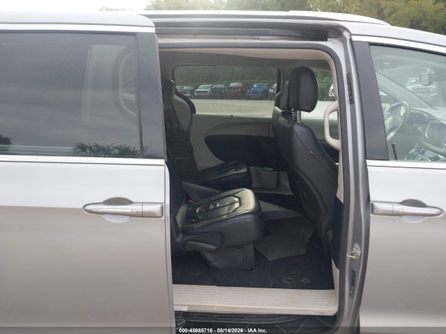 45885716 :رقم المزاد ، 2C4RC1BGXJR217190 vin ، 2018 Chrysler Pacifica Touring L مزاد بيع