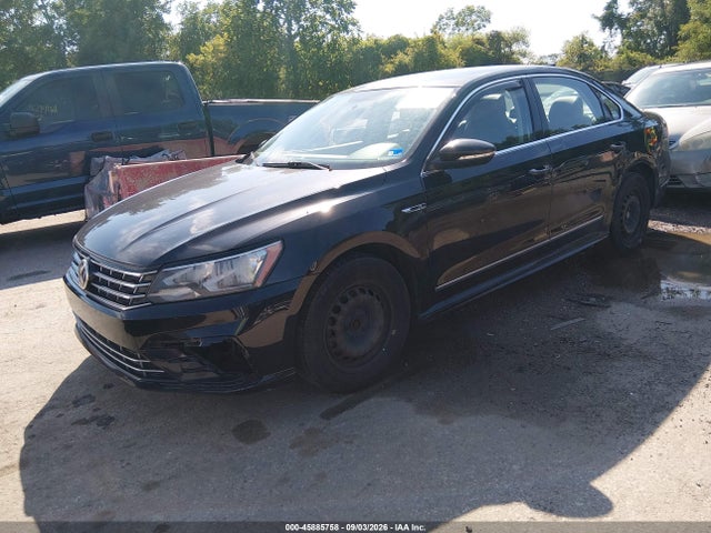 2017 Volkswagen Passat 1.8t R-line მანქანა იყიდება აუქციონზე, vin: 1VWDT7A39HC045584, აუქციონის ნომერი: 45885758