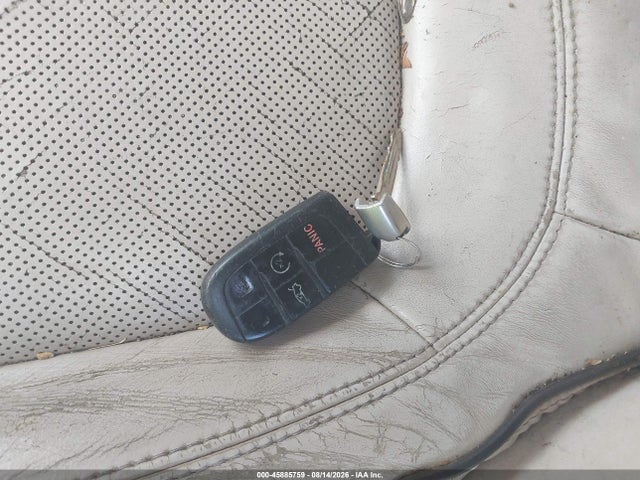 45885759 :رقم المزاد ، 1C3CCCCG2FN582083 vin ، 2015 Chrysler 200 C مزاد بيع