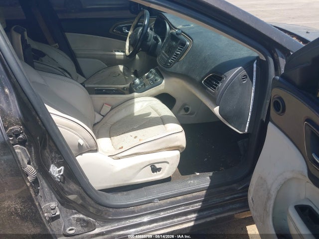 45885759 :رقم المزاد ، 1C3CCCCG2FN582083 vin ، 2015 Chrysler 200 C مزاد بيع