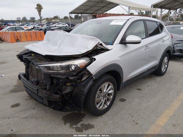 Hyundai TUCSON SE 2018 KM8J23A41JU773731 Image 2