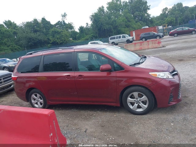 45886030 :رقم المزاد ، 5TDKZ3DC5JS904669 vin ، 2018 Toyota Sienna Le 8 Passenger مزاد بيع