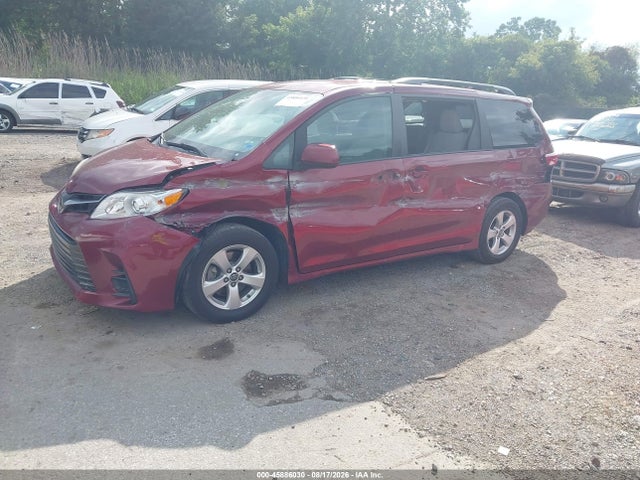 45886030 :رقم المزاد ، 5TDKZ3DC5JS904669 vin ، 2018 Toyota Sienna Le 8 Passenger مزاد بيع
