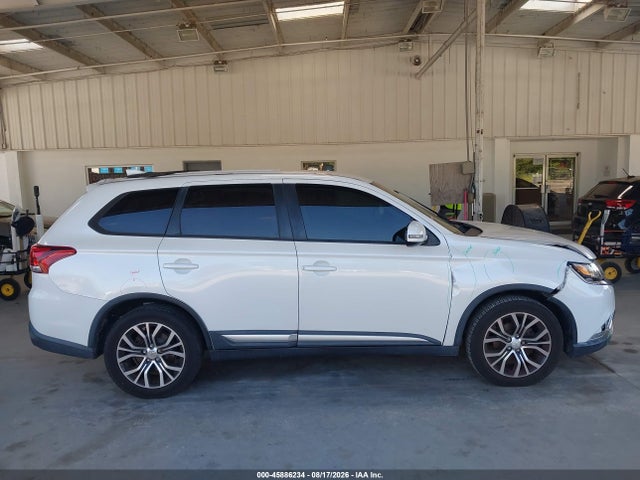 Продаж на аукціоні авто 2017 Mitsubishi Outlander Se, vin: JA4AD3A3XHZ063739, номер лоту: 45886234