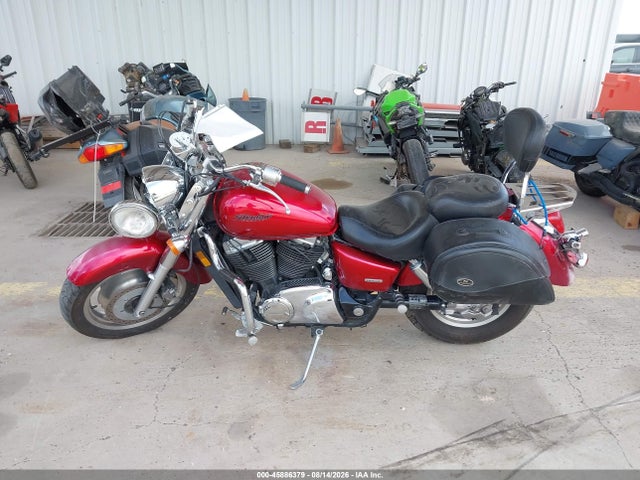 45886379 :رقم المزاد ، 1HFSC43024A401977 vin ، 2004 Honda Vt1100 C2 مزاد بيع