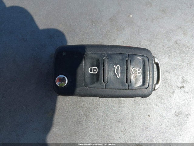 3VWL17AJ0EM380078 Volkswagen Jetta 1.8t Sel