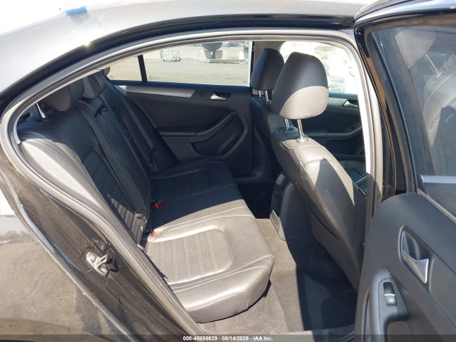 3VWL17AJ0EM380078 Volkswagen Jetta 1.8t Sel