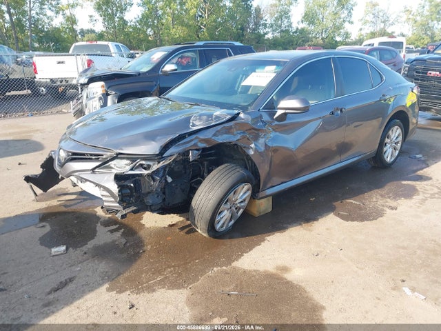 2018 Toyota Camry Le მანქანა იყიდება აუქციონზე, vin: 4T1B11HKXJU511299, აუქციონის ნომერი: 45886689