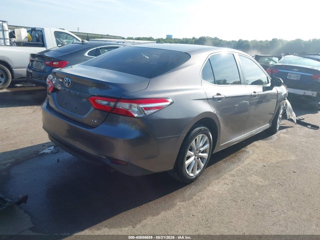 2018 Toyota Camry Le მანქანა იყიდება აუქციონზე, vin: 4T1B11HKXJU511299, აუქციონის ნომერი: 45886689