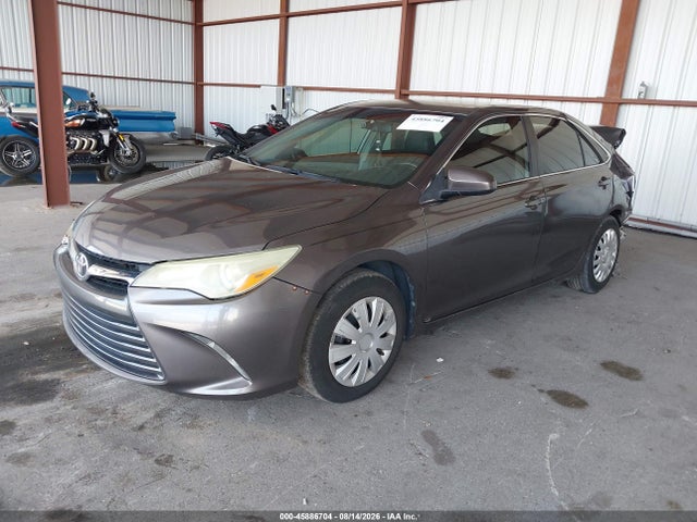 2015 Toyota Camry Le მანქანა იყიდება აუქციონზე, vin: 4T1BF1FK5FU042361, აუქციონის ნომერი: 45886704
