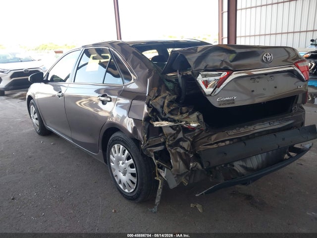 2015 Toyota Camry Le მანქანა იყიდება აუქციონზე, vin: 4T1BF1FK5FU042361, აუქციონის ნომერი: 45886704