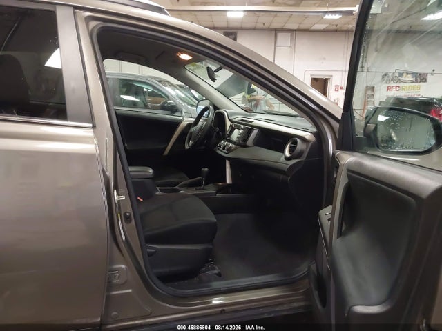 Продажа на аукционе авто 2015 Toyota Rav4 Le, vin: 2T3BFREV4FW242763, номер лота: 45886804