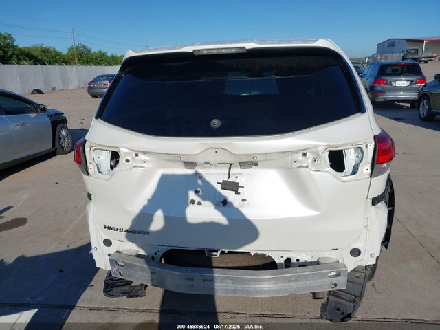 Toyota Highlander Le 2019 5TDZARFH1KS049309 Image 16