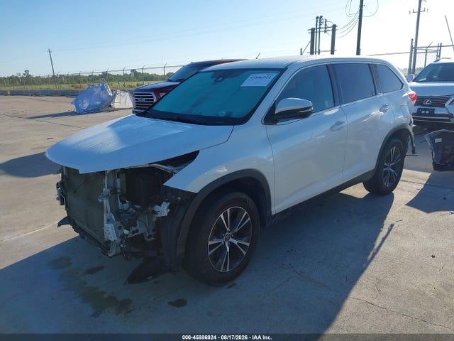 Toyota Highlander Le 2019 5TDZARFH1KS049309 Image 2