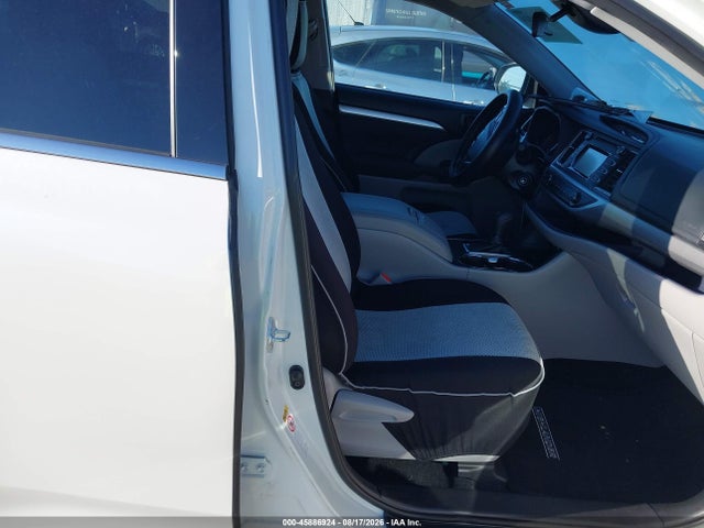 Toyota Highlander Le 2019 5TDZARFH1KS049309 Image 5