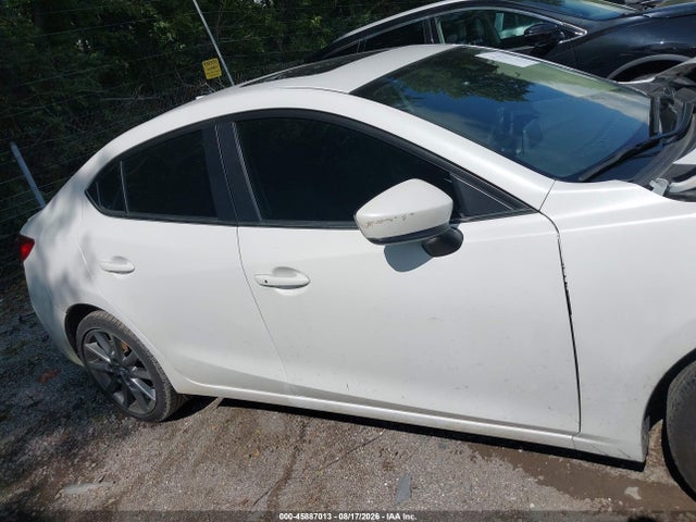 Продаж на аукціоні авто 2018 Mazda Mazda3 Touring, vin: 3MZBN1V38JM211185, номер лоту: 45887013