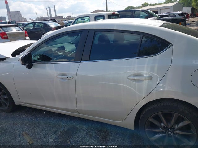 Продаж на аукціоні авто 2018 Mazda Mazda3 Touring, vin: 3MZBN1V38JM211185, номер лоту: 45887013